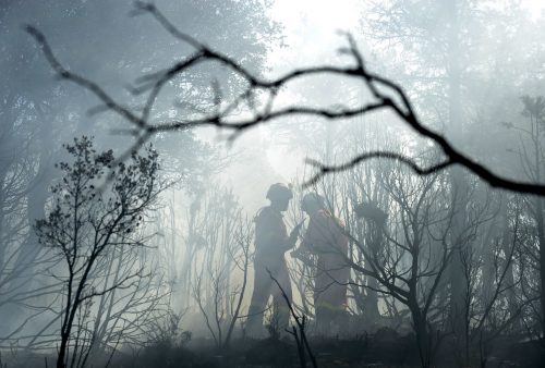 Bomberos forestales en el incendio de Ejulve, en la provincia de Teruel, Aragón