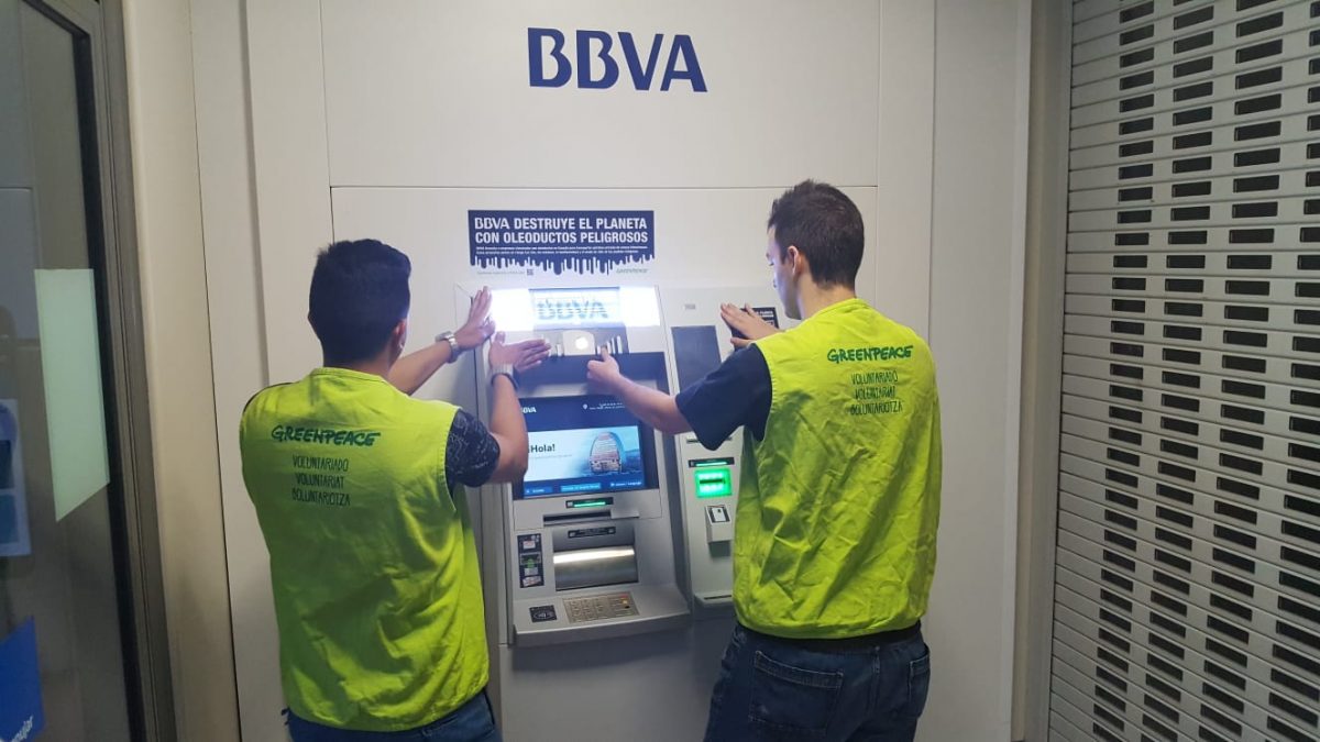 Actividad en cajeros de Murcia contra los oleoductos peligrosos