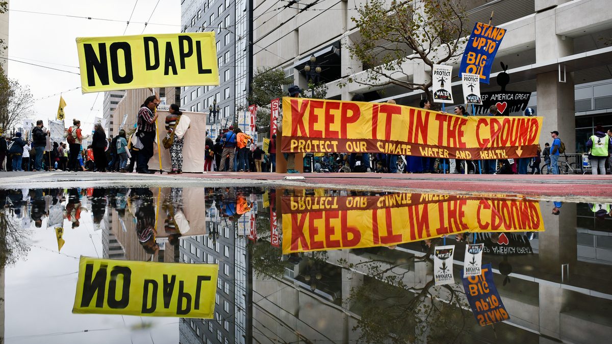 Marcha contra el oleoducto de Dakota