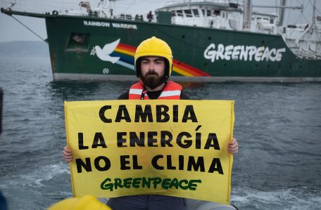 Pancarta: cambia la energía, no el clima