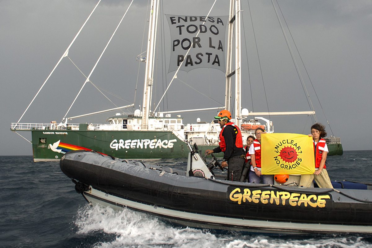 Protesta Rainbow Warrior en Vandellós contra Endesa