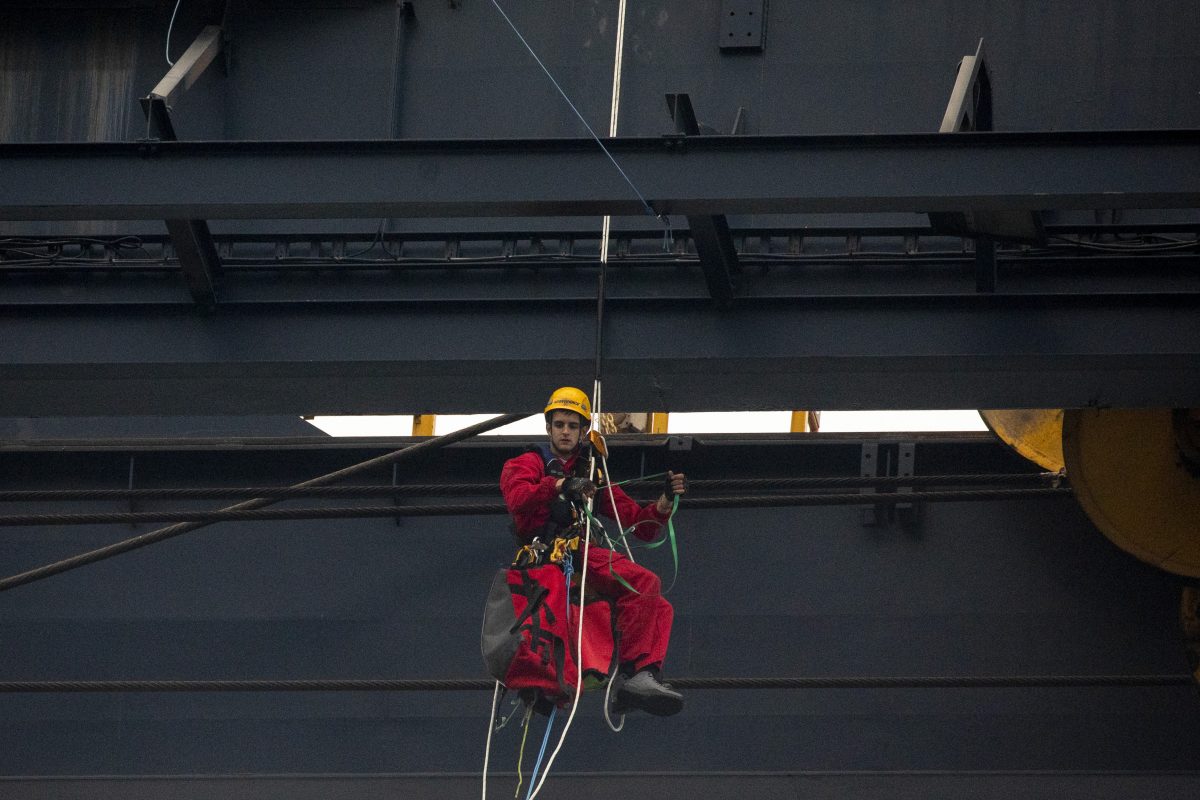 Acción contra el carbón en la térmica de Los Barrios