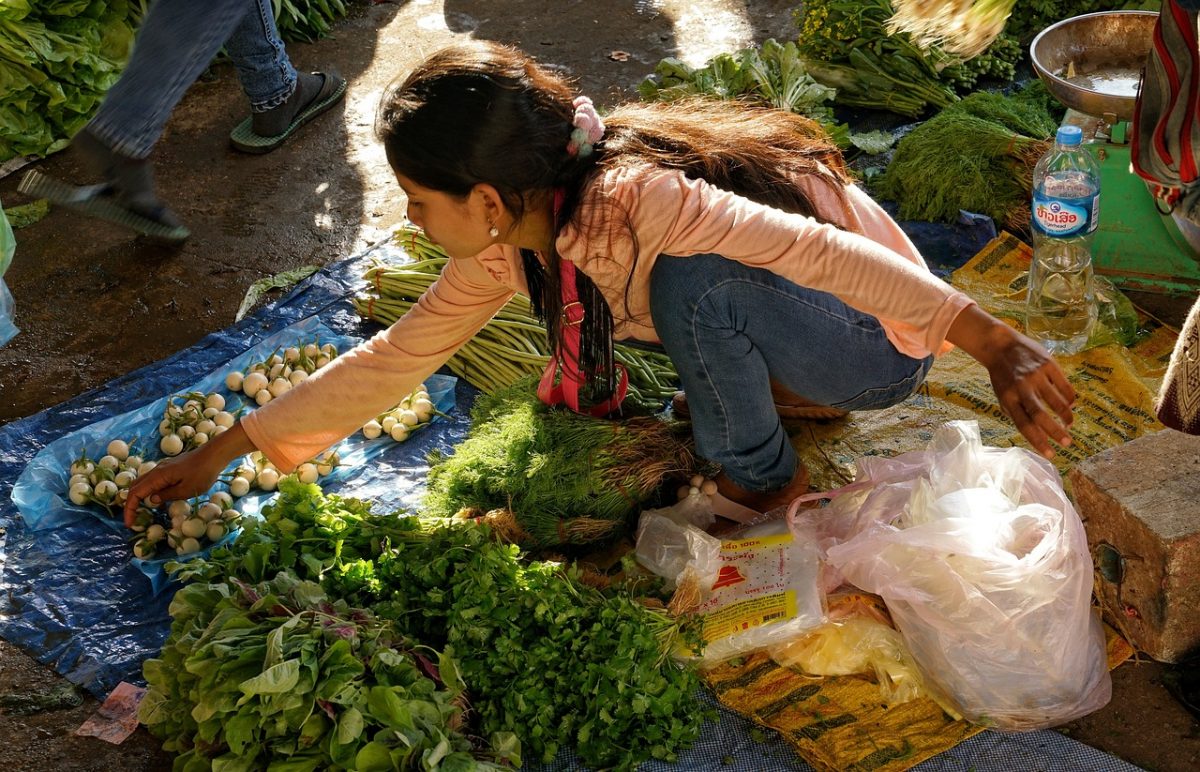 mujer en el campo