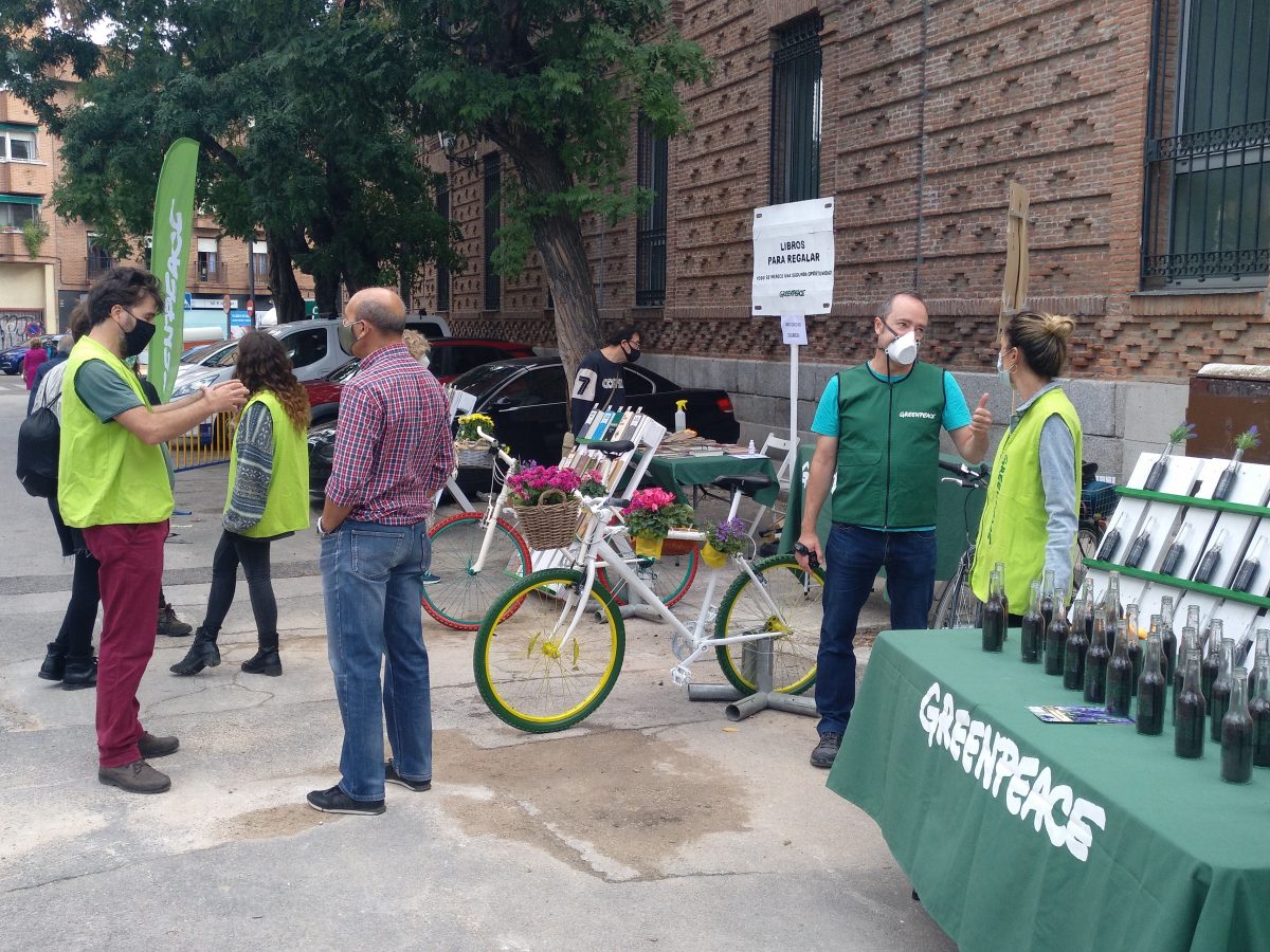 Voluntarios en las calles de Leganés durante la Semana de la Movilidad