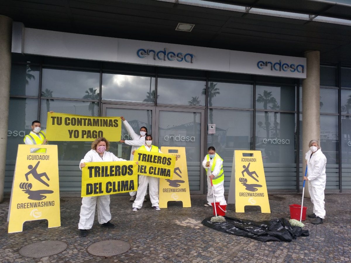 Protesta en Endesa en Las Palmas de Gran Canaria
