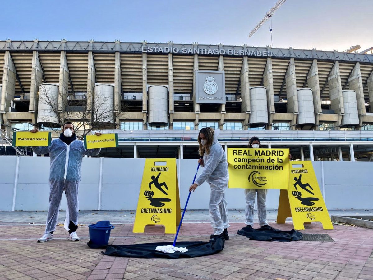 Protesta ante el Real Madrid 