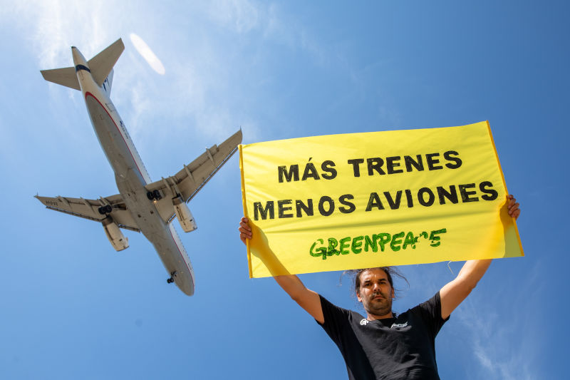 Más trenes, menos aviones